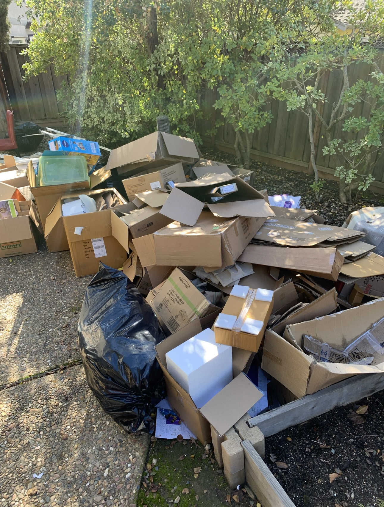 Rental Unit Cleanout In Aloha