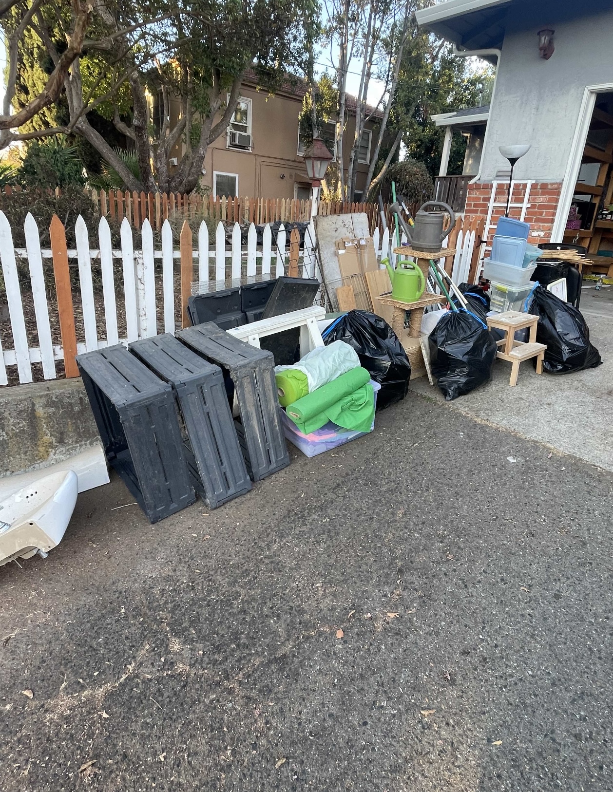 Rental Unit Cleanout In Aloha